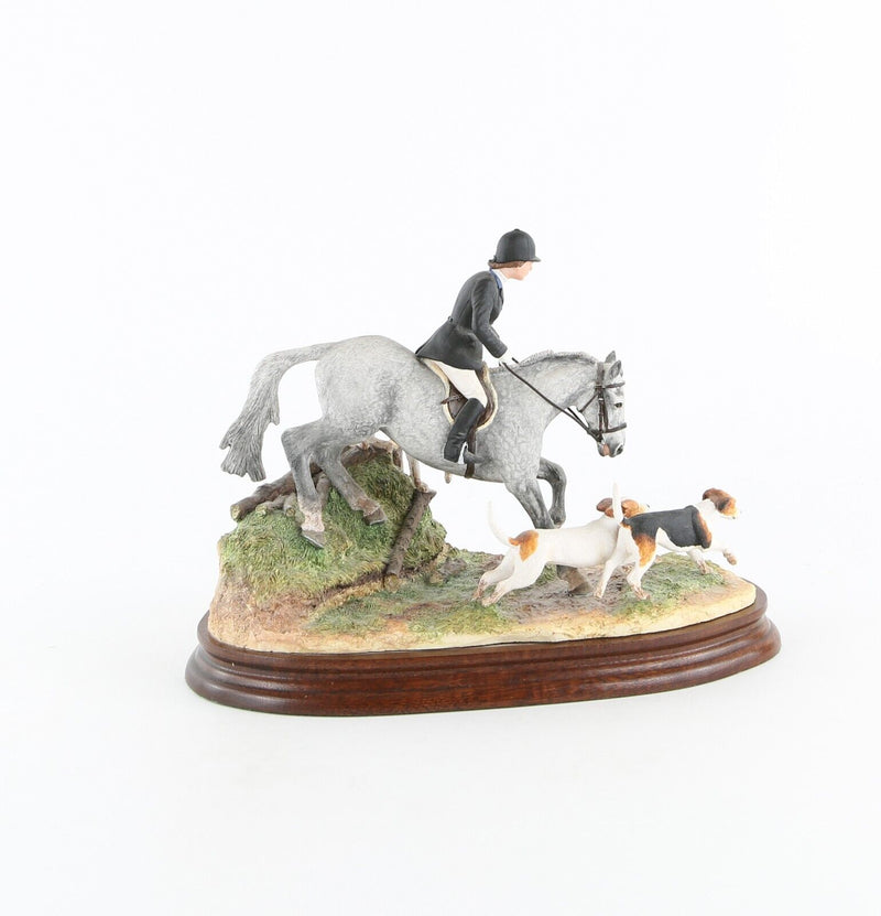BORDER FINE ARTS 'FOLLOWING TO HOUNDS' SIGNED FIGURE TABLEAU B0951A 434/750 COA