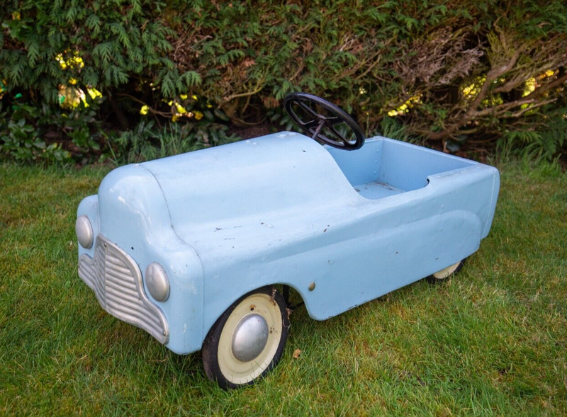 TRIANG 'T30 LIGHTNING' TIN-PLATE RIDE-ON PEDAL CAR TOY