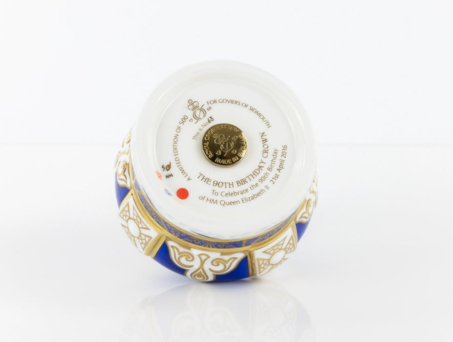 ROYAL CROWN DERBY - QUEEN ELIZABETH II 90TH BIRTHDAY LIMITED EDITION PAPERWEIGHT