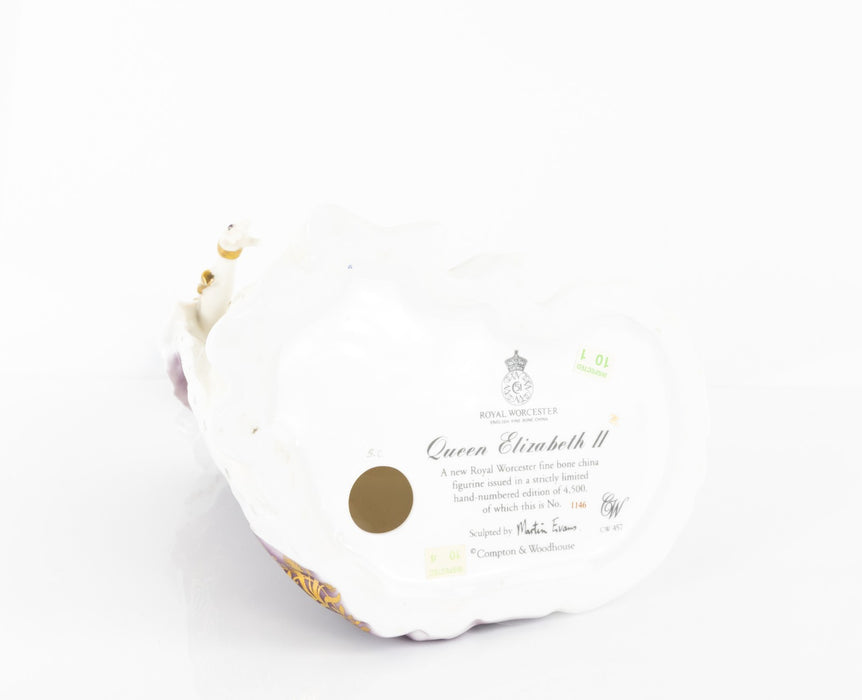 ROYAL WORCESTER 'QUEEN ELIZABETH II' LIMITED EDITION FIGURE MODEL CW457