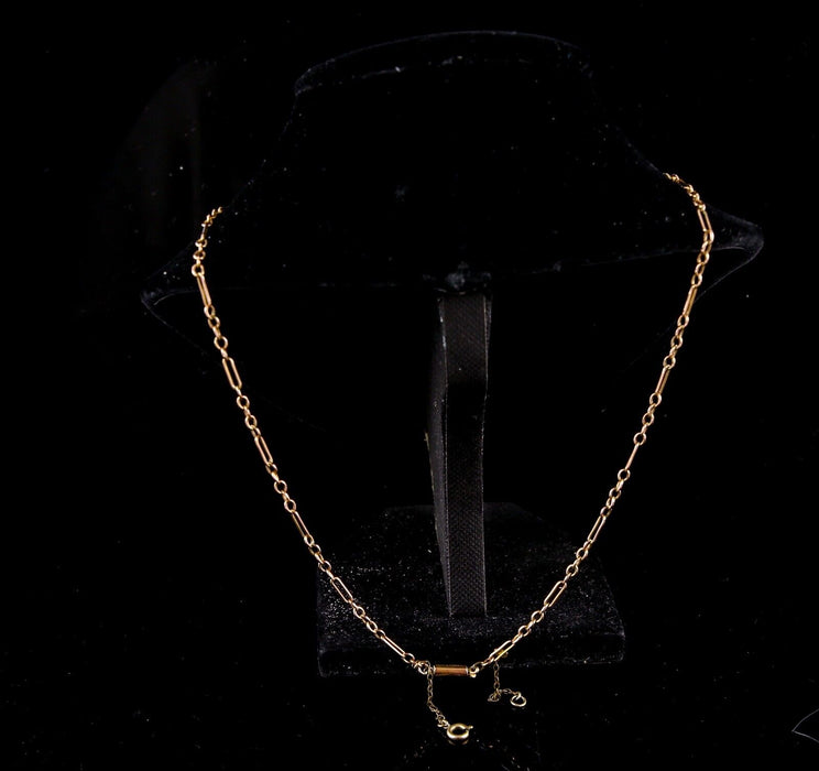 9ct YELLOW GOLD CROSS PENDANT on 9ct GOLD CHAIN, 6.6g, HALLMARKED, 48cm