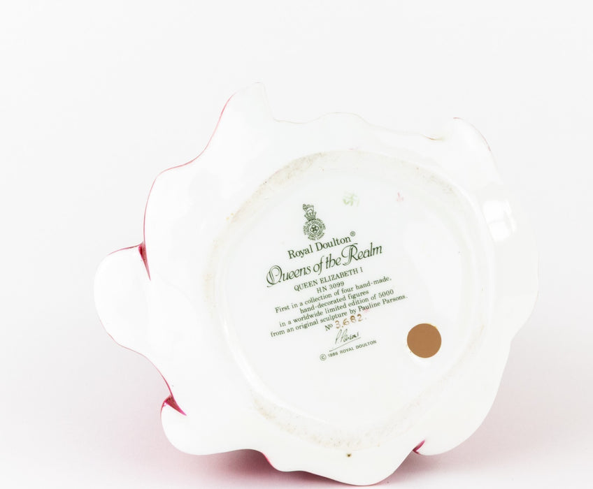 ROYAL DOULTON 'QUEEN ELIZABETH I' LIMITED EDITION QUEENS OF REALM FIGURE HN3099