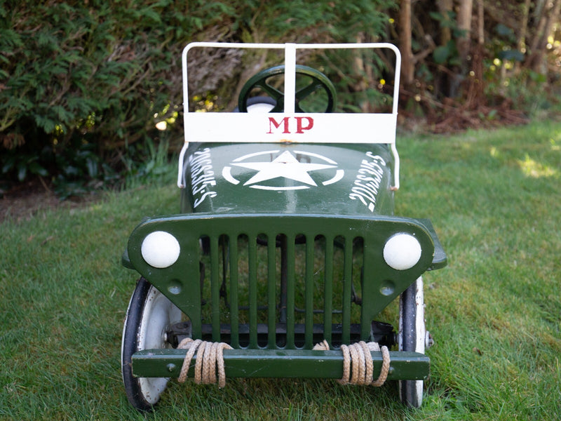 TRIANG - WILLY'S JEEP U.S. ARMY MILITARY TIN-PLATE RIDE-ON PEDAL CAR TOY