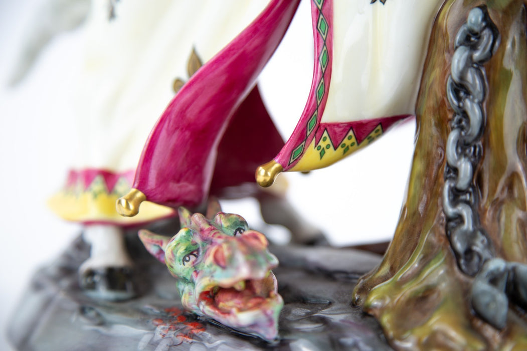 ROYAL DOULTON 'ST GEORGE AND THE DRAGON' RARE & LARGE PRESTIGE FIGURE HN2856