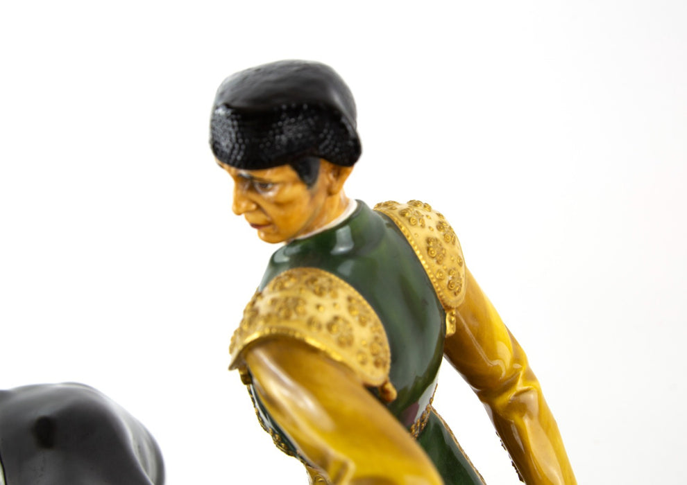 ROYAL DOULTON 'MATADOR AND BULL' RARE & LARGE PRESTIGE FIGURE MODEL HN2324