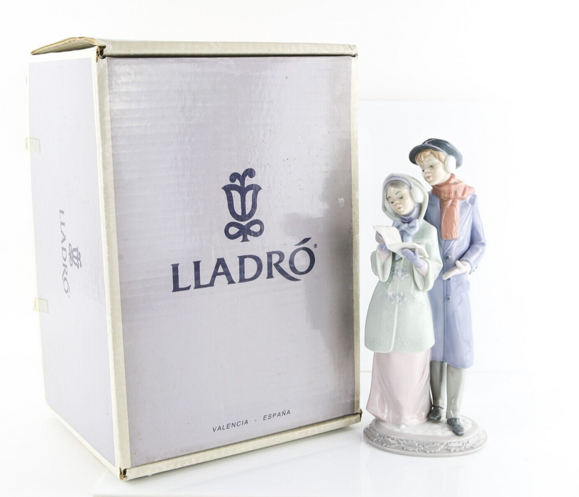 LLADRO 'CHRISTMAS MELODIES' CAROL SINGERS FIGURE MODEL 6128, BOXED