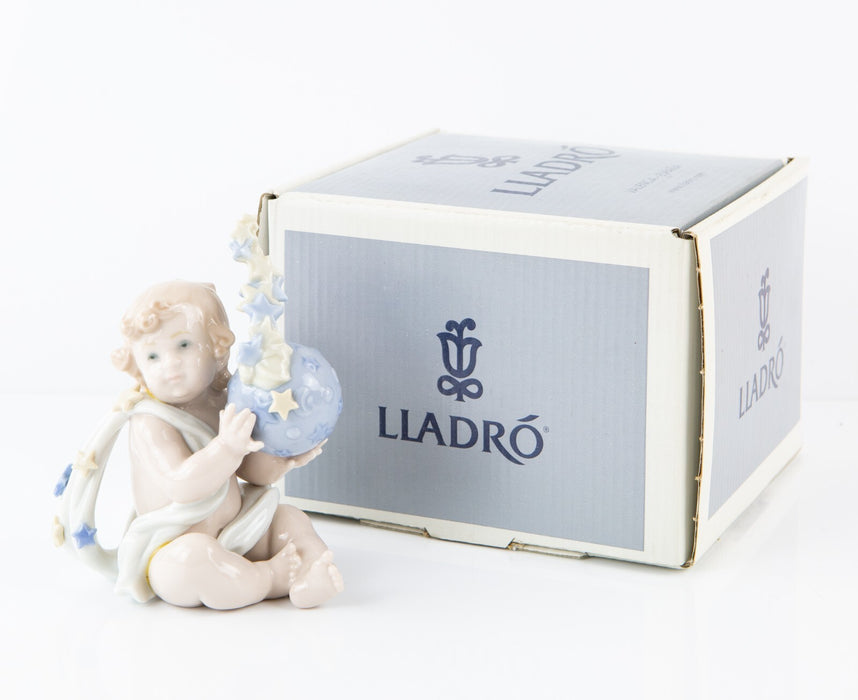 LLADRO 'A NEW BEGINNING' BABY WORLD GLOBE FIGURE MODEL 6831, BOXED