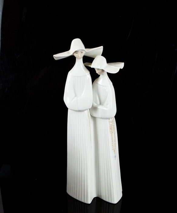 LLADRO 'TWO NUNS' GROUP FIGURE MODEL 4611, BOXED