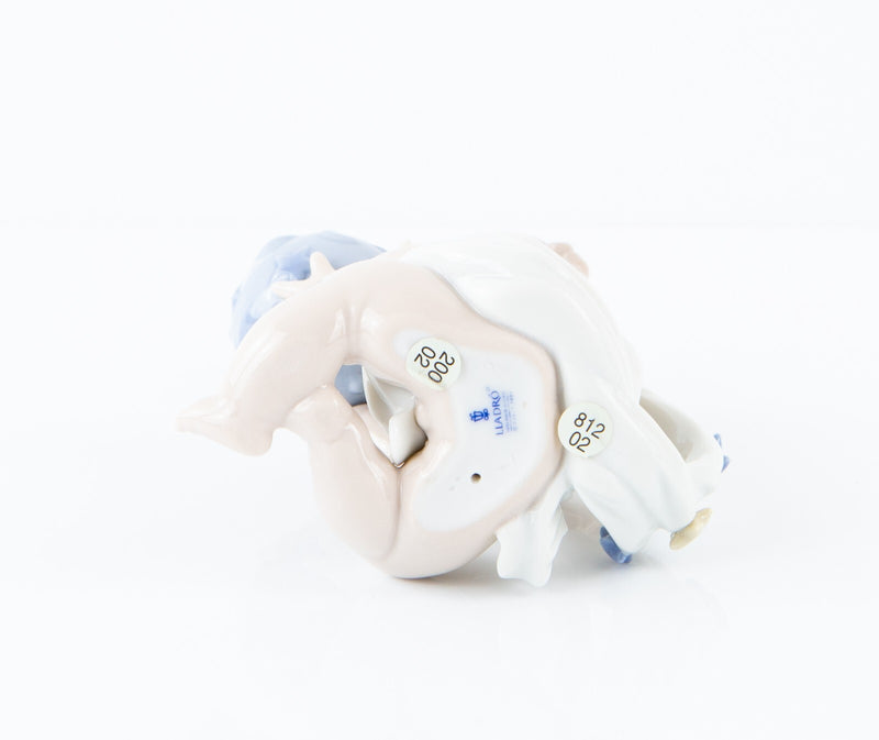 LLADRO 'A NEW BEGINNING' BABY WORLD GLOBE FIGURE MODEL 6831, BOXED
