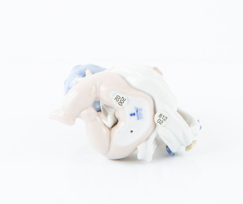 LLADRO 'A NEW BEGINNING' BABY WORLD GLOBE FIGURE MODEL 6831, BOXED