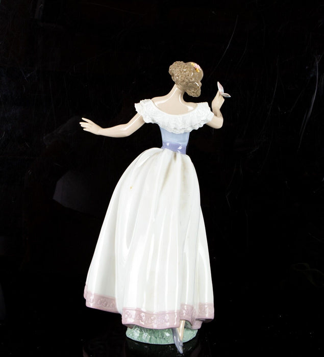 LLADRO 'SO BEAUTIFUL' GIRL DRESS BIRD LARGE FIGURE MODEL 6418, BOXED