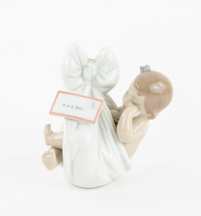 LLADRO 'HEAVENS GIFT BABY GIRL' FIGURE MODEL 7588