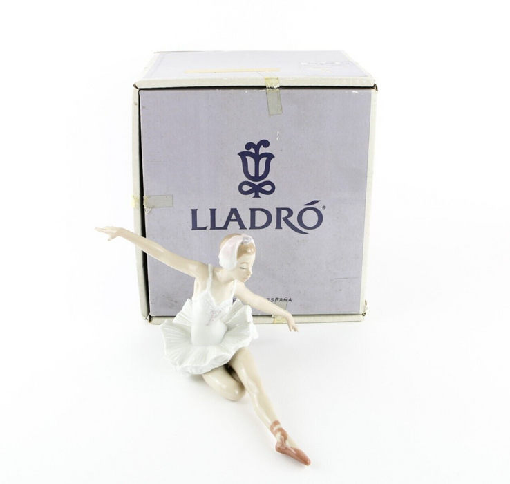 LLADRO 'SWAN BALLET' GIRL LADY BALLERINA DANCER FIGURE MODEL 5920, BOXED