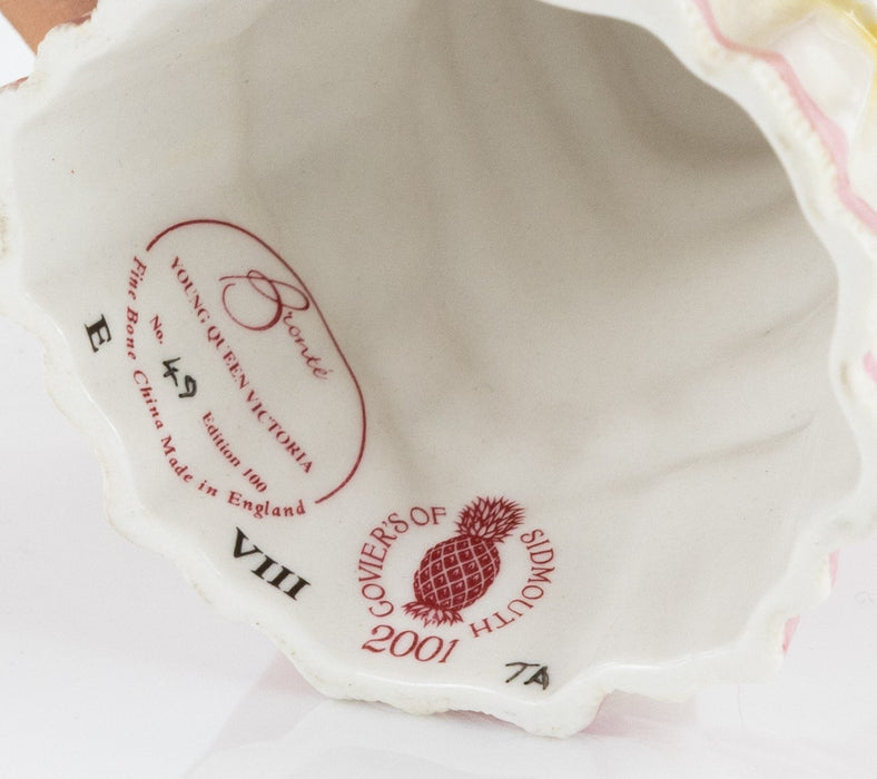 BRONTE - YOUNG QUEEN VICTORIA LIMITED EDITION GOVIERS CANDLE SNUFFER