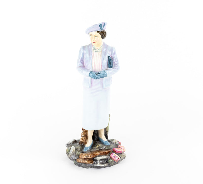 ROYAL DOULTON 'HM QUEEN ELIZABETH' LIMITED EDITION MOTHER FIGURE HN3944 & COA