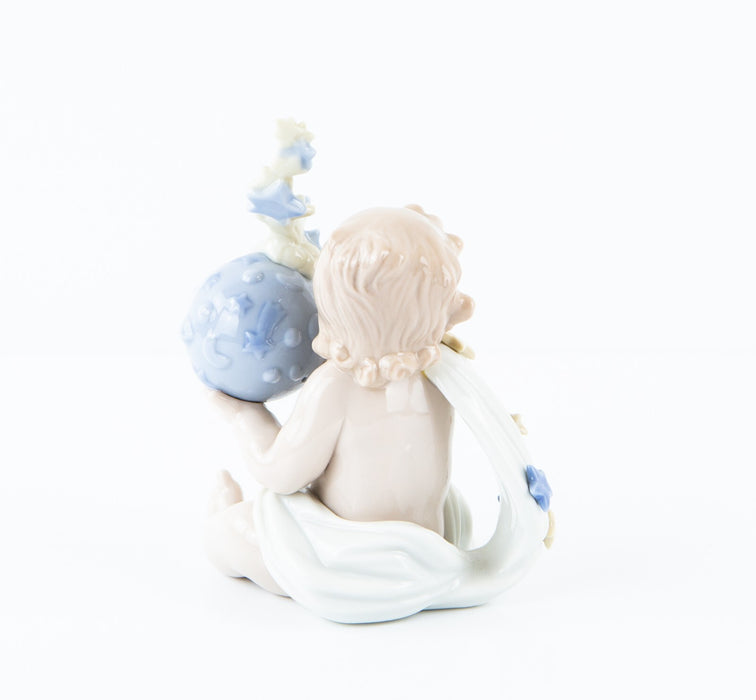 LLADRO 'A NEW BEGINNING' BABY WORLD GLOBE FIGURE MODEL 6831, BOXED