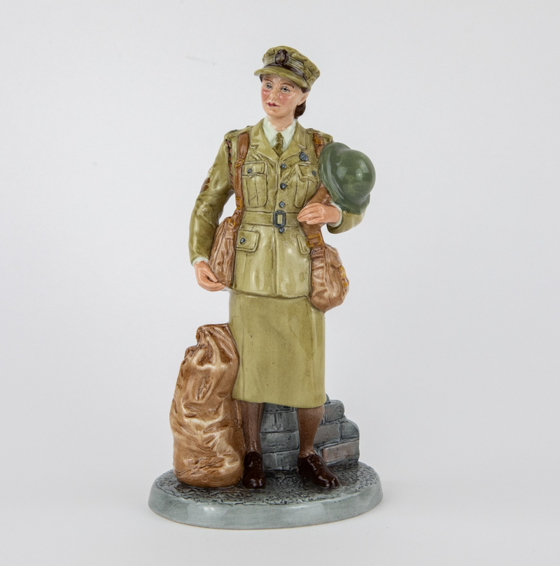 ROYAL DOULTON 'AUXILLARY TERRITORIAL SERVICE' LIMITED EDITION WWII FIGURE HN4495