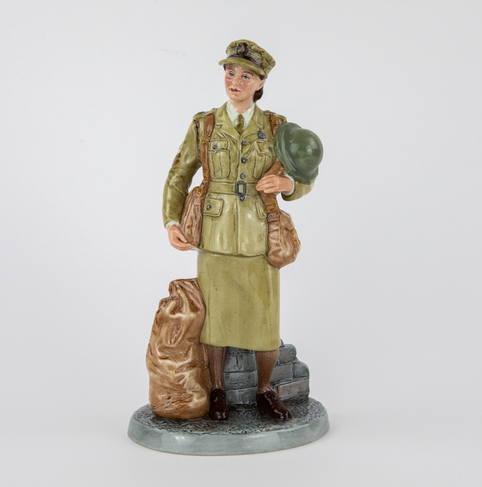 ROYAL DOULTON 'AUXILLARY TERRITORIAL SERVICE' LIMITED EDITION WWII FIGURE HN4495