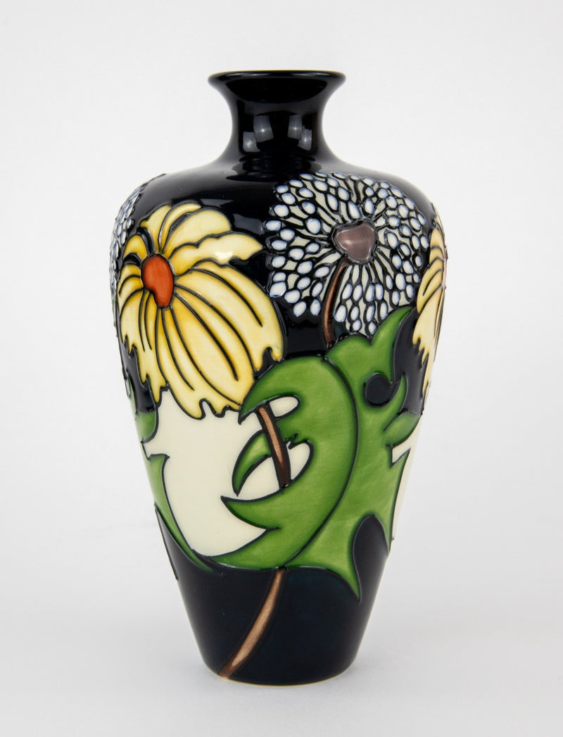 MOORCROFT POTTERY 'DAISY MAY' 2008 KERRY GOODWIN VASE, BOXED