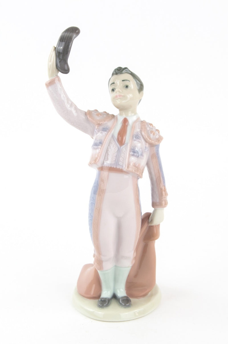 LLADRO 'LITTLE MATADOR' BOY FIGURE MODEL 6178