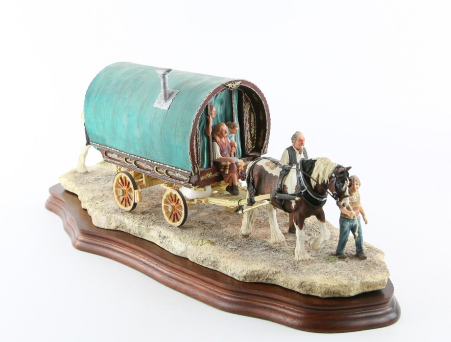 BORDER FINE ARTS 'ARRIVING AT APPLEBY FAIR' FIGURE TABLEAU B0402 37/600, SIGNED