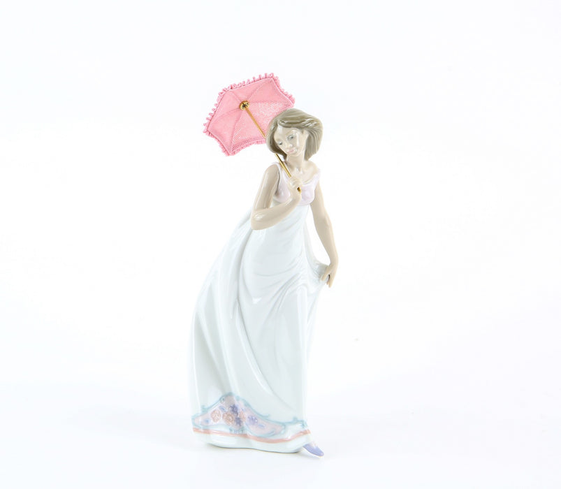 LLADRO 'AFTERNOON PROMENADE' GIRL LADY DRESS UMBRELLA FIGURE MODEL 7636, BOXED