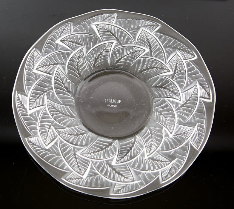 RENÉ LALIQUE 'ORMEAUX' LEAF PATTERN MOULDED FROSTED CRYSTAL GLASS PLATE, SIGNED