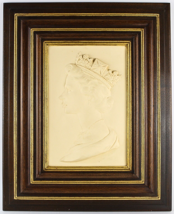 ARNOLD MACHIN, ROYAL WORCESTER - ERII QUEEN ELIZABETH II SILVER JUBILEE PLAQUE 175/1000