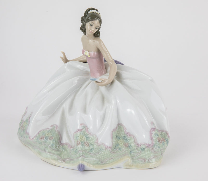 LLADRO 'AT THE BALL' GIRL LADY DRESS FIGURE MODEL 5859, BOXED