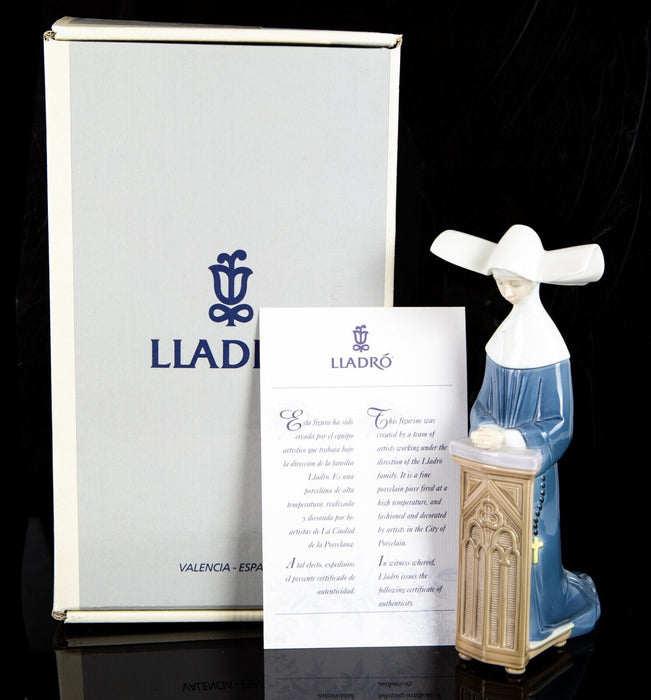 LLADRO 'MEDITATION' NUN PRAYING FIGURE MODEL 5502, BOXED