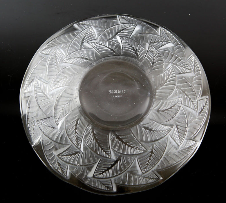 RENÉ LALIQUE 'ORMEAUX' LEAF PATTERN MOULDED FROSTED CRYSTAL GLASS PLATE, SIGNED