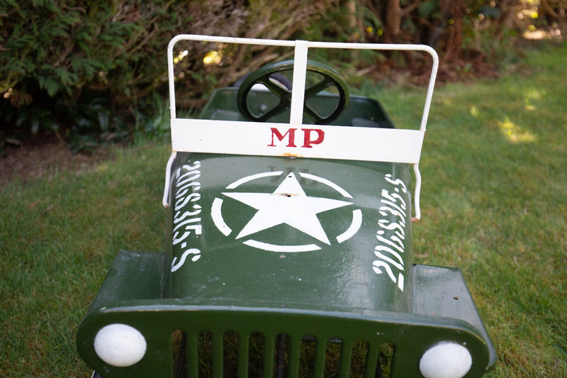 TRIANG - WILLY'S JEEP U.S. ARMY MILITARY TIN-PLATE RIDE-ON PEDAL CAR TOY