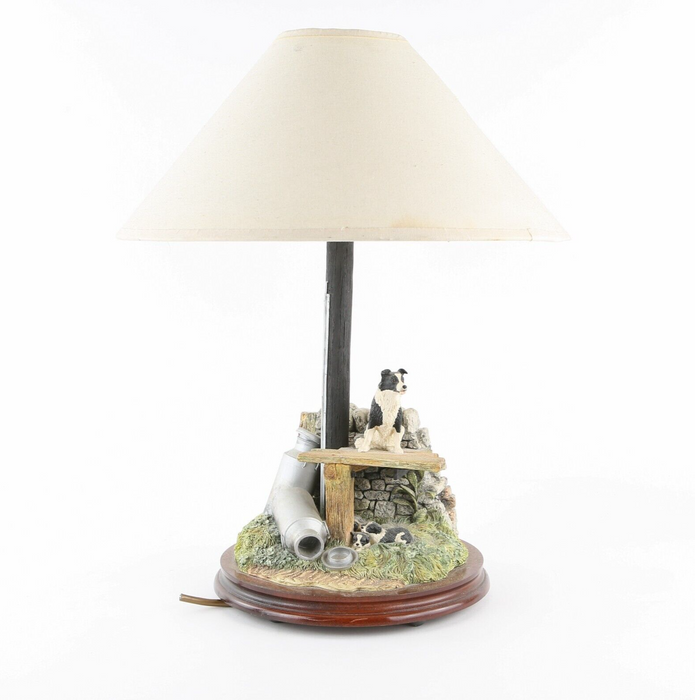 BORDER FINE ARTS 'IN THE SHADE' FIGURE MODEL TABLEAU TABLE LAMP B0218