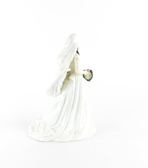 THE FIGURINE COLLECTIVE - PRINCE WILLIAM & KATE MIDDLETON WEDDING FIGURES, BOXED