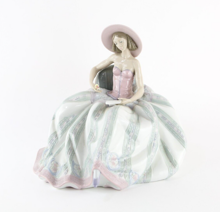 LLADRO 'DREAMING OF YOU' LARGE SEATED GIRL LADY DRESS HAT FIGURE MODEL 6315