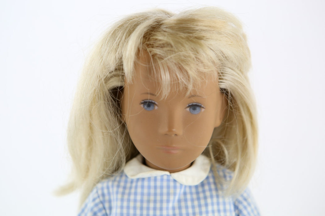TRENDON SASHA DOLL - BLONDE GINGHAM GIRL 107 433-706, BOXED