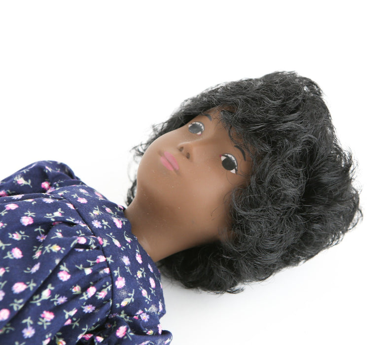 TRENDON SASHA DOLL 'CORA' GIRL BLUE FLORAL DRESS 4-109 E.0414 USA, BOXED