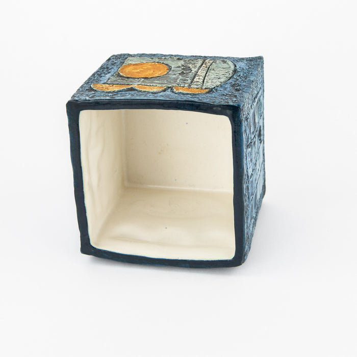 JANE FITZGERALD for TROIKA - CORNWALL STUDIO ART POTTERY BLUE CUBE VASE, SIGNED
