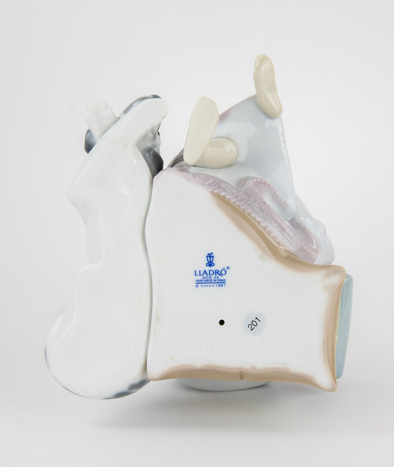 LLADRO 'CHIT CHAT' GIRL DALMATIAN DOG PHONE FIGURE MODEL 5466, BOXED