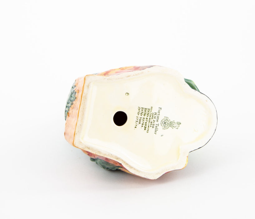 ROYAL DOULTON 'THE FORTUNE TELLER' FIGURE MODEL HN2159