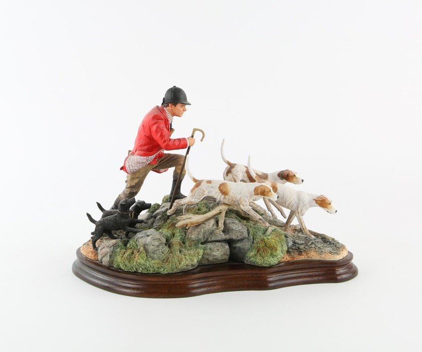 BORDER FINE ARTS 'FELL HUNTSMAN' FIGURE MODEL TABLEAU B1091 72/350, BOXED & COA