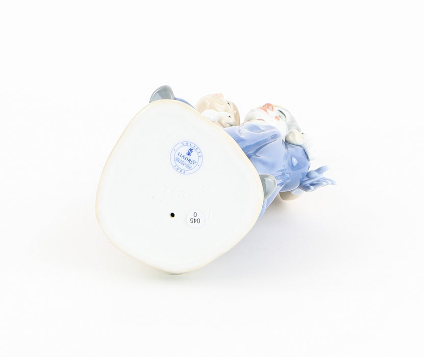 LLADRO 'PALS FOREVER' CLOWN BOY CHILD FIGURE MODEL 7686, BOXED