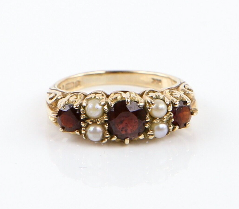 LADIES 9CT YELLOW GOLD & GARNET/PEARL DRESS RING, 3.1g, HALLMARKED, SIZE K