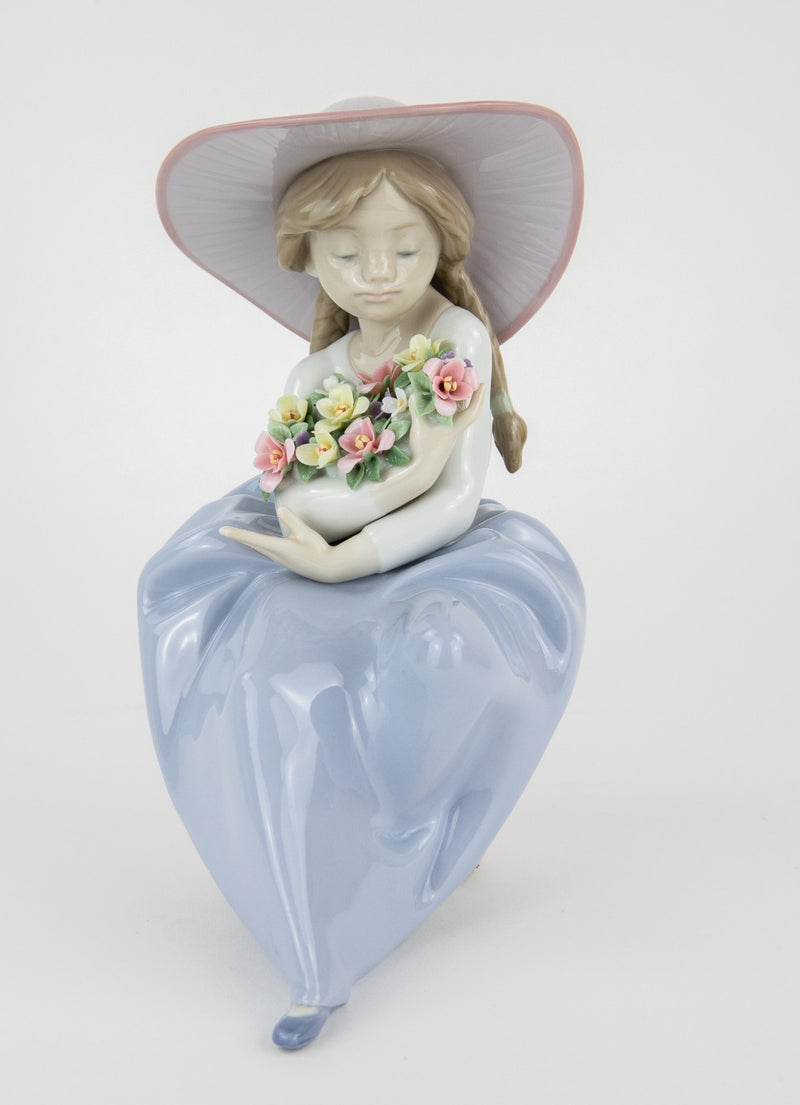 LLADRO 'FRAGRANT BOUQUET' FIGURE MODEL 5862, BOXED