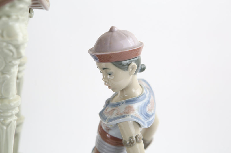 LLADRO 'IN THE EMPEROR'S FOREST' 1858 LARGE ORIENTAL FIGURE 87/1000, BOXED & COA