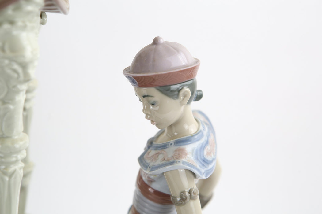 LLADRO 'IN THE EMPEROR'S FOREST' 1858 LARGE ORIENTAL FIGURE 87/1000, BOXED & COA