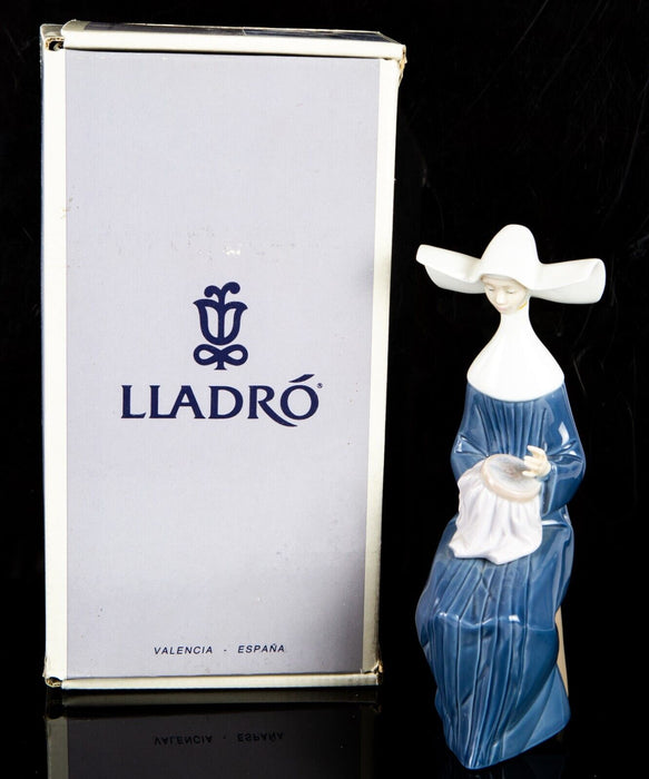 LLADRO 'TIME TO SEW' NUN FIGURE MODEL 5501, BOXED