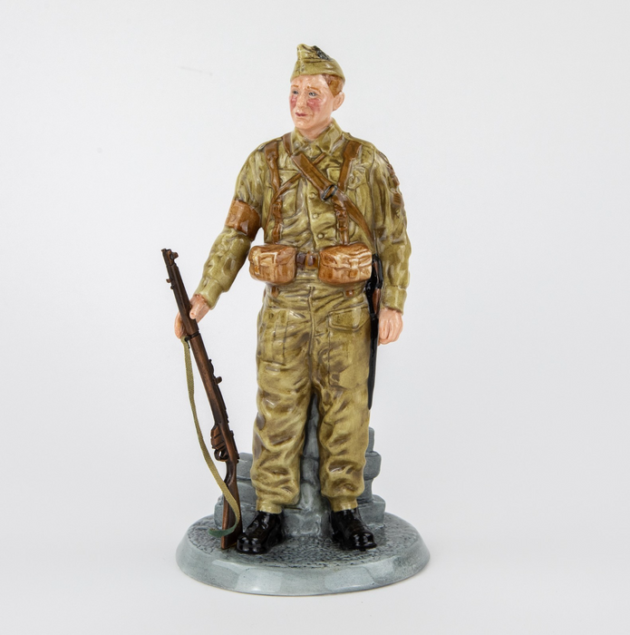 ROYAL DOULTON 'HOME GUARD' LIMITED EDITION WWII FIGURE MODEL HN4494