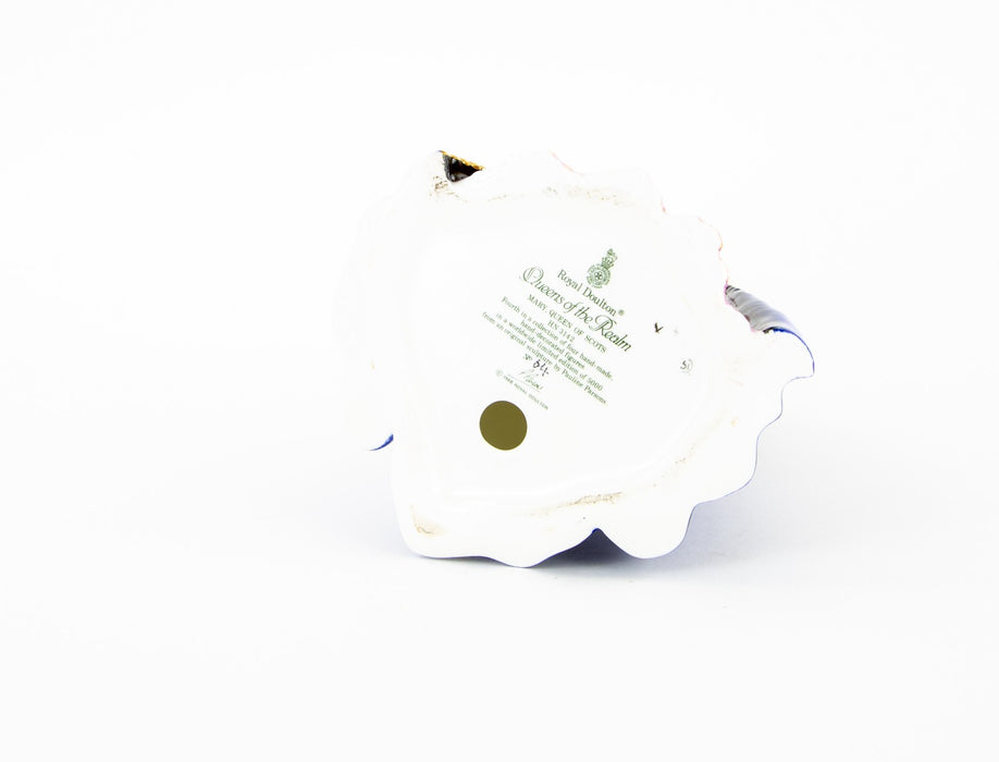 ROYAL DOULTON 'MARY, QUEEN OF SCOTS' REALM FIGURE MODEL HN3142, BOXED & COA