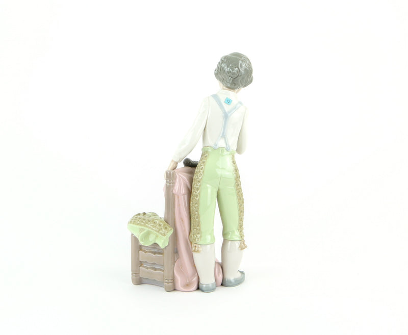LLADRO 'REVERENT MATADOR WITH CROSS' BOY BULLFIGHTER FIGURE MODEL 5115